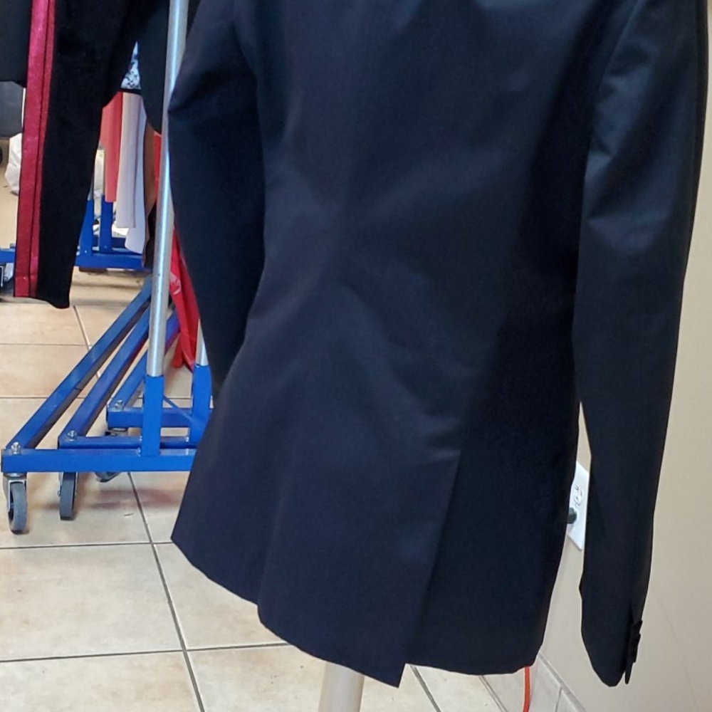 Alexander McQueen Tuxedo - Picture 14 of 16